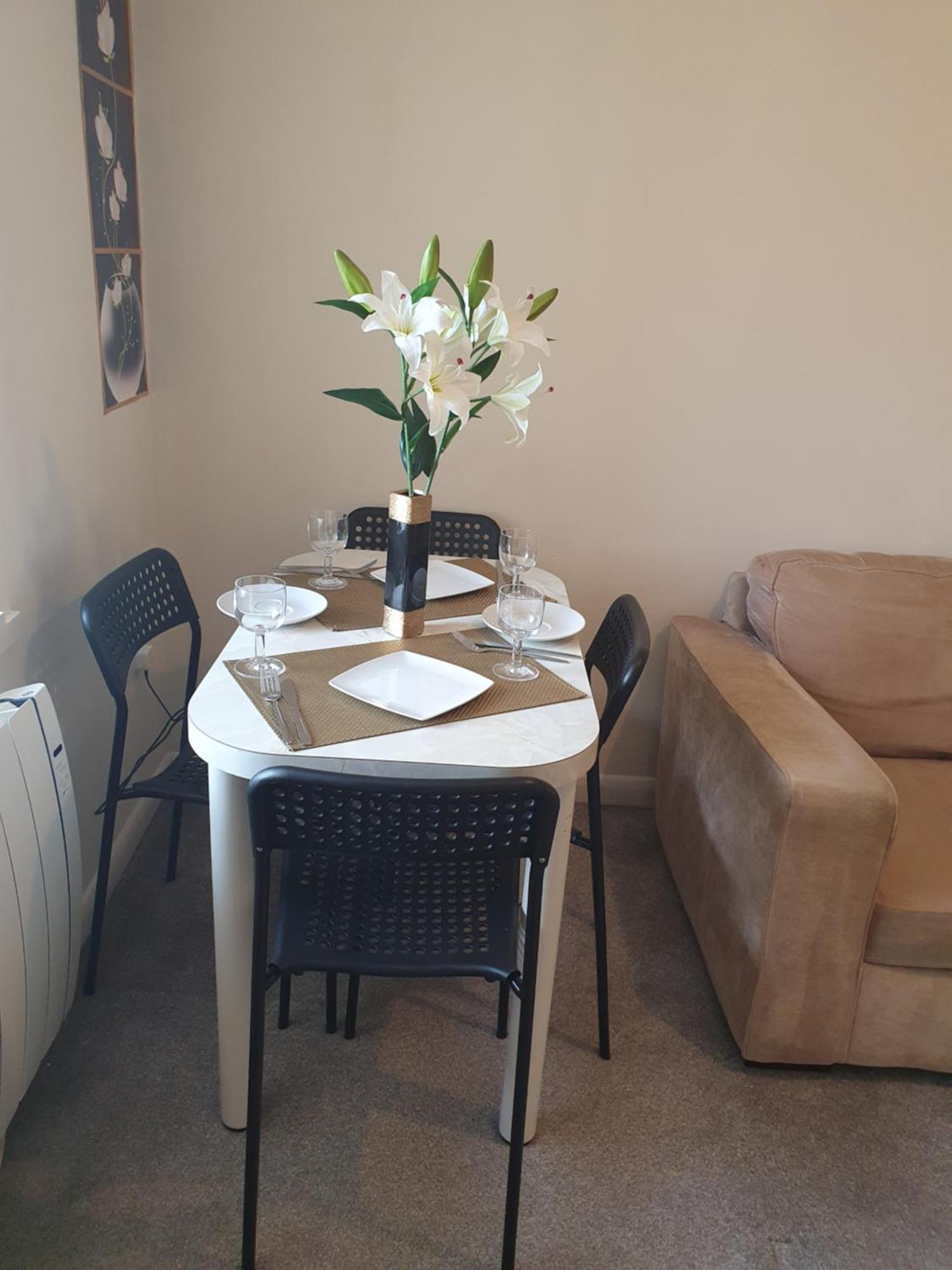 Lovely 1Bedrood Apartment Guildford Extérieur photo
