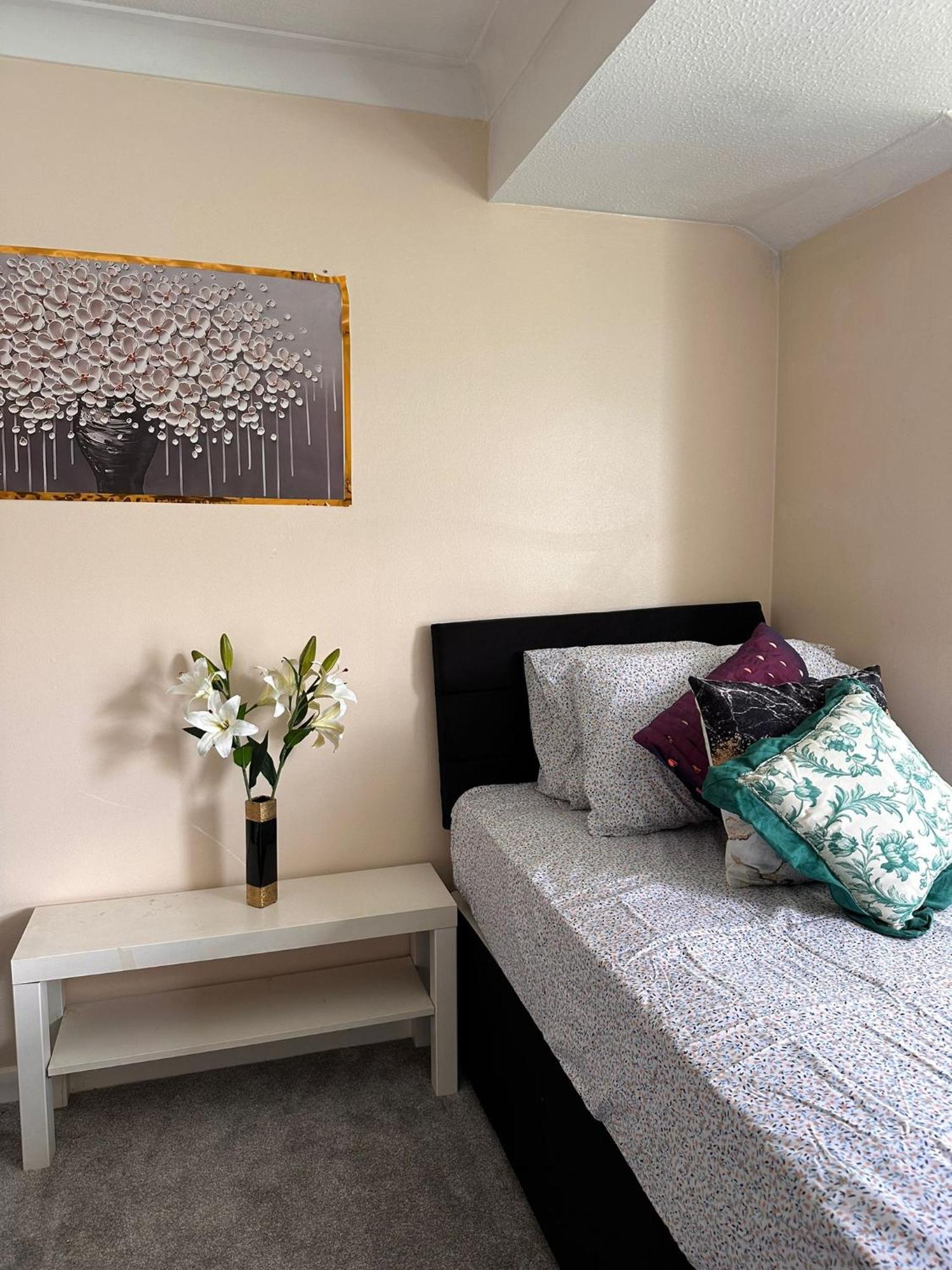 Lovely 1Bedrood Apartment Guildford Extérieur photo