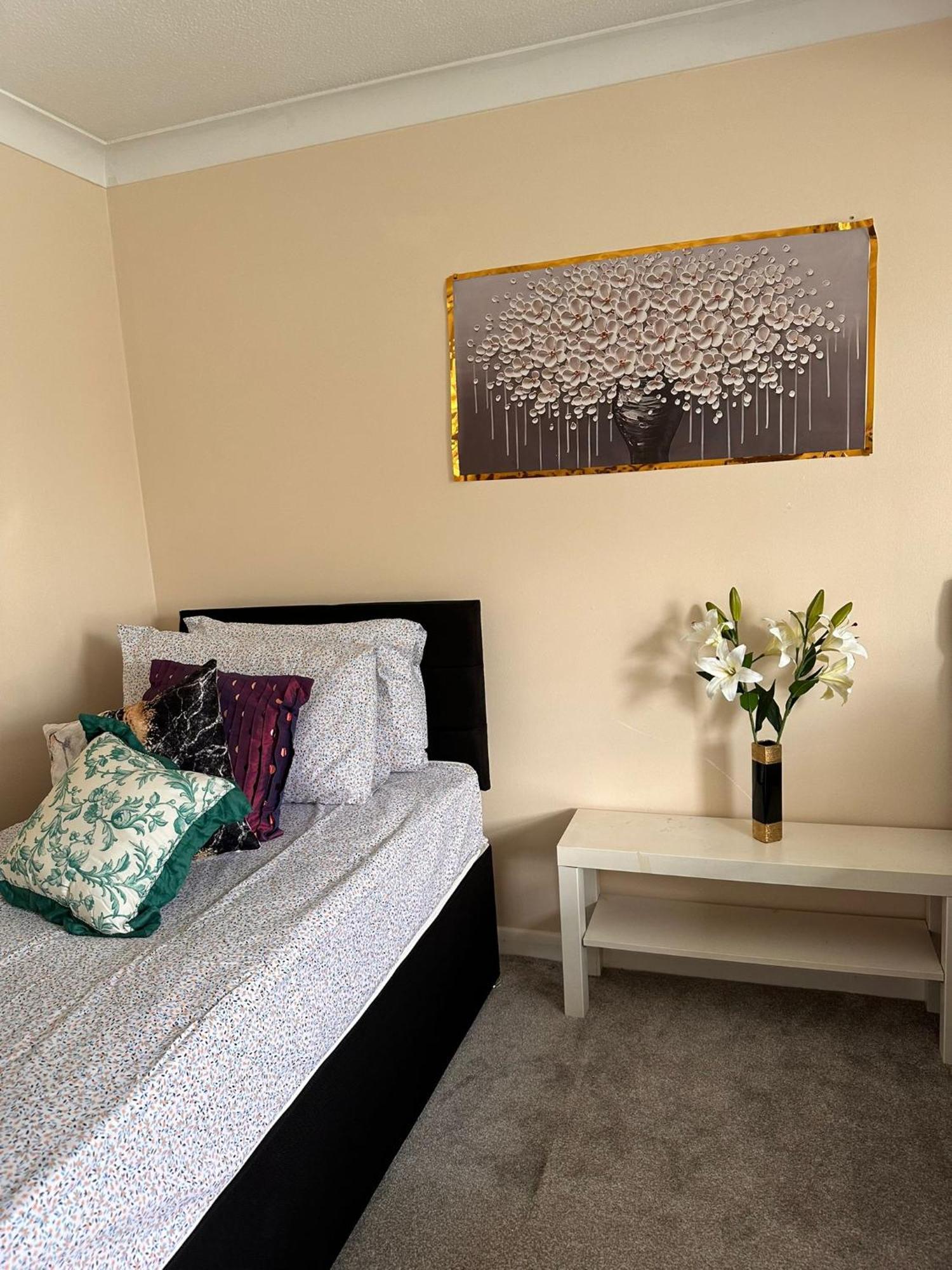 Lovely 1Bedrood Apartment Guildford Extérieur photo